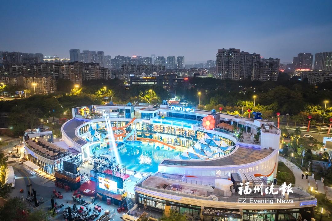 光明港溫泉水樂園迎客 打造市區首個“泡在水里的商圈” 光明港溫泉水樂園迎客 打造市區首個“泡在水里的商圈”
