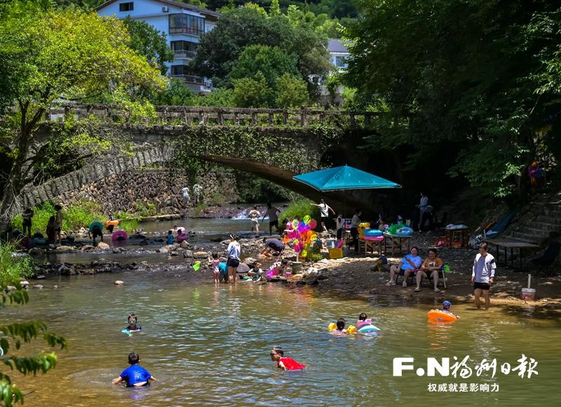 晉安城變三十年 山水如畫入鏡來 晉安城變三十年 山水如畫入鏡來