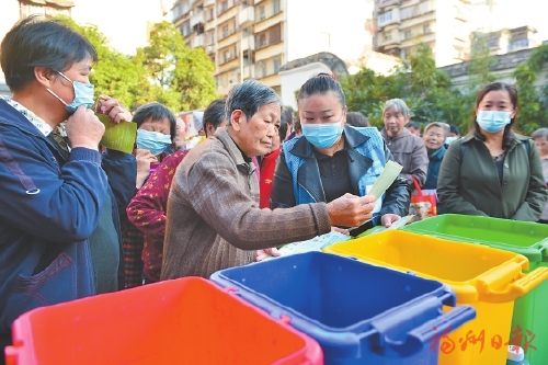 晉安城管多樣化宣傳“接地氣”  閩劇進社區　倡導生活垃圾分類