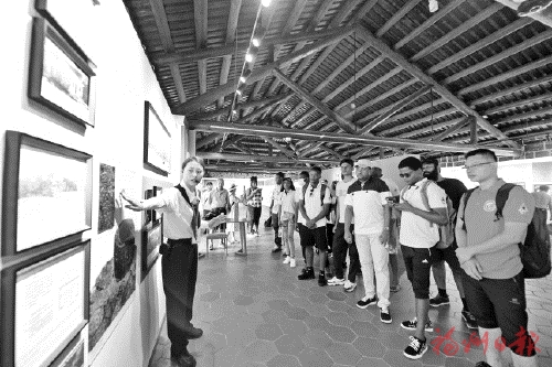國際友人參觀　“鼓嶺故事”展館