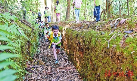 "福州晚報寫作訓練營福州市鼓山苑小學專場啟程 紅色降虎行 少年承記憶" "福州晚報寫作訓練營福州市鼓山苑小學專場啟程 紅色降虎行 少年承記憶"