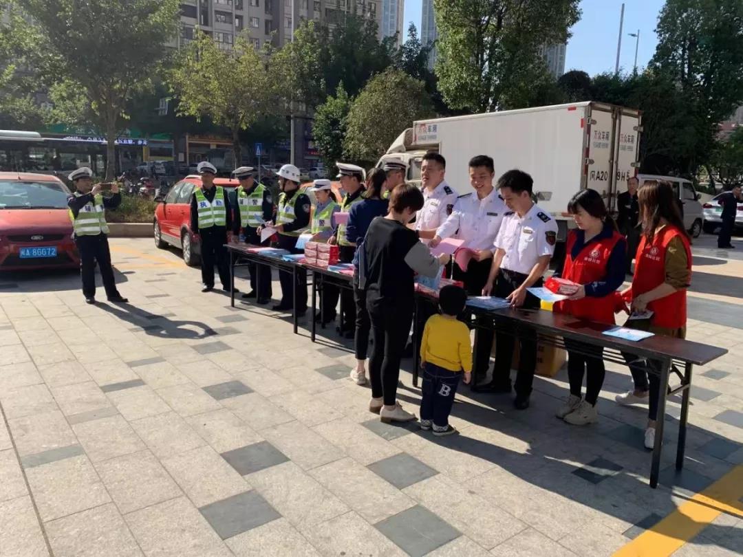 中心吹哨 部門報道 各方參與——晉安區開展交通安全文明實踐活動