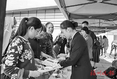 倡導(dǎo)文明騎行　共建幸福榕城