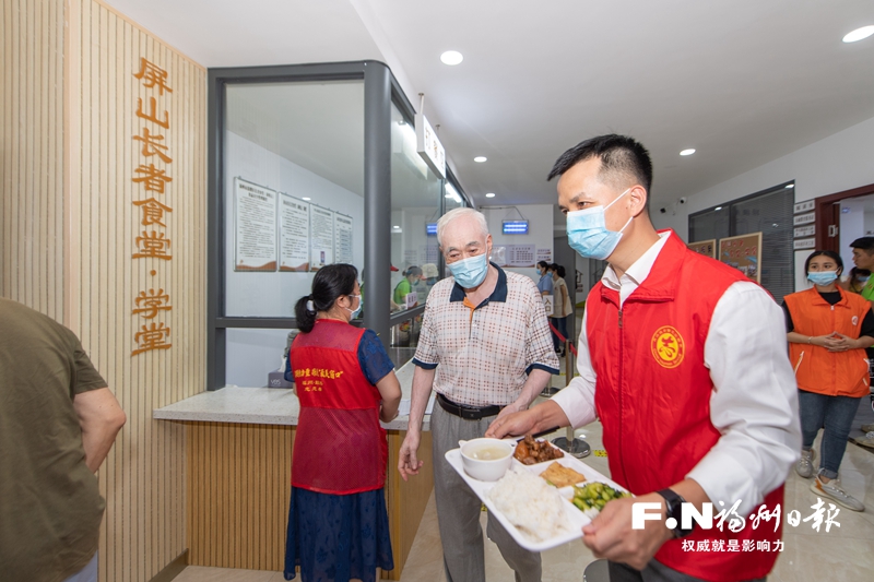 微光可成炬 大愛暖榕城——福州市推進志愿服務工作走深走實 微光可成炬 大愛暖榕城——福州市推進志愿服務工作走深走實