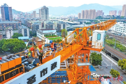 事中事后強監管　全時護航有章法  我市創新建筑起重機械管理　答好安全“新考卷” 