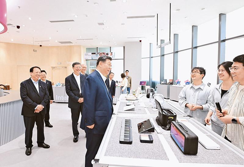 鍥而不舍落實中央八項規定精神，以優良黨風引領社風民風