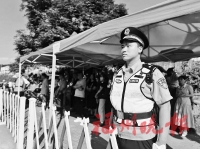 那些年的考生　如今站上護考一線  他們以民警身份，守護學子們順利應考