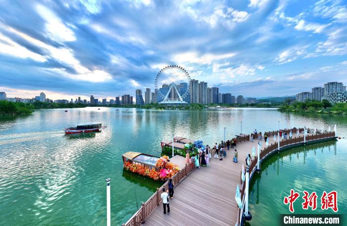 “水韻榕城”福州文旅嘉年華啟動,四大主題打卡線路首發(fā) “五一”潮玩福州水岸 領(lǐng)略水韻好風(fēng)光