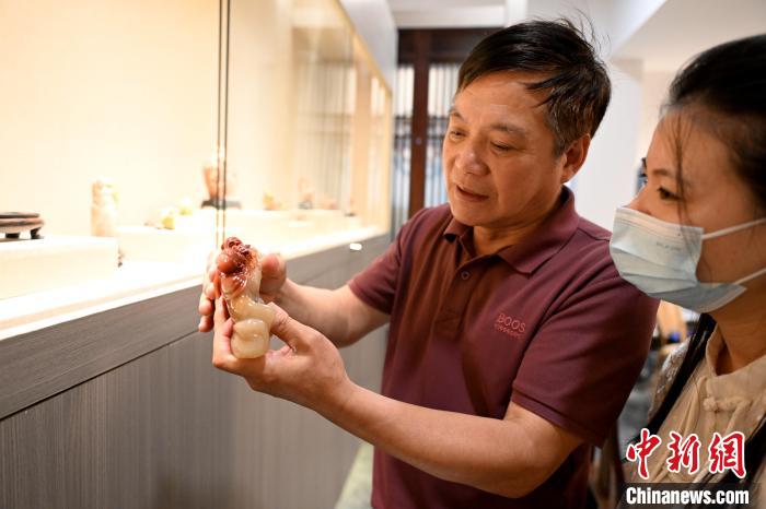 壽山石雕大師重啟四十年前未竟之作:石不能言最可人
